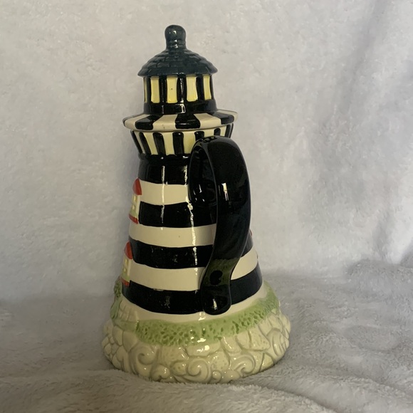 Adorable Ceramic Lighthouse Teapot 9.5” Excellent Condition Beach Kitchen - Picture 2 of 7